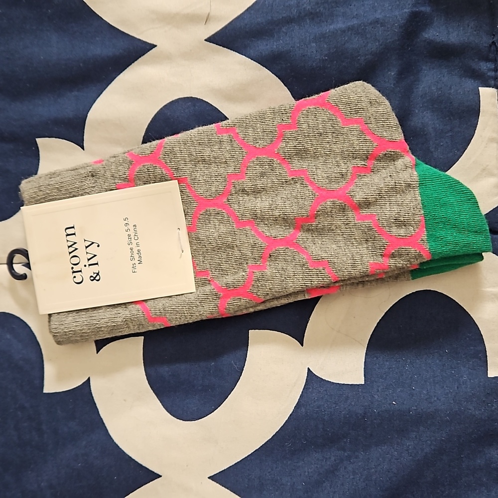 Crown and Ivy socks